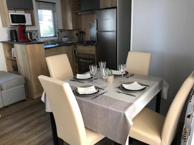 Camping Les Sables Du Midi Hotel Валра-Плаж Екстериор снимка